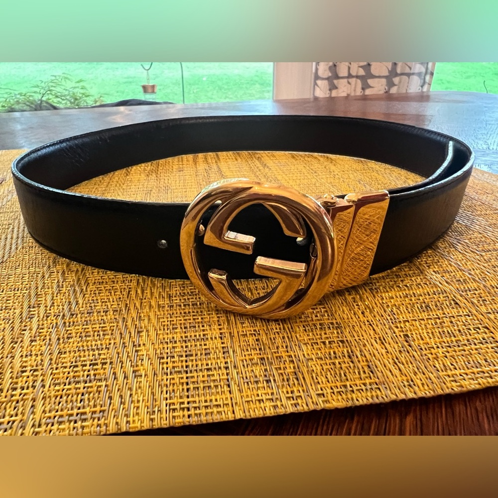 Gucci belt 28in excellent condition